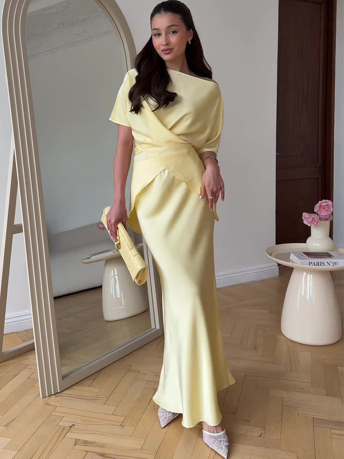 Ensemble Haut Noué à Manches Courtes et Robe Mi-longue