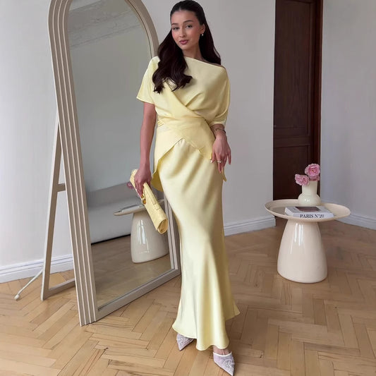 Ensemble Haut Noué à Manches Courtes et Robe Mi-longue